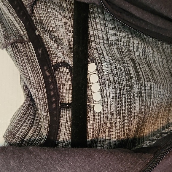 Diadora - Running Hoody - Mens Size Medium - Preloved Item - Picture 3 of 5